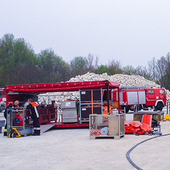 Bamberg Volunteer Fire Brigade - Deployment of the AB Ölwehr (Oil Defence Unit)